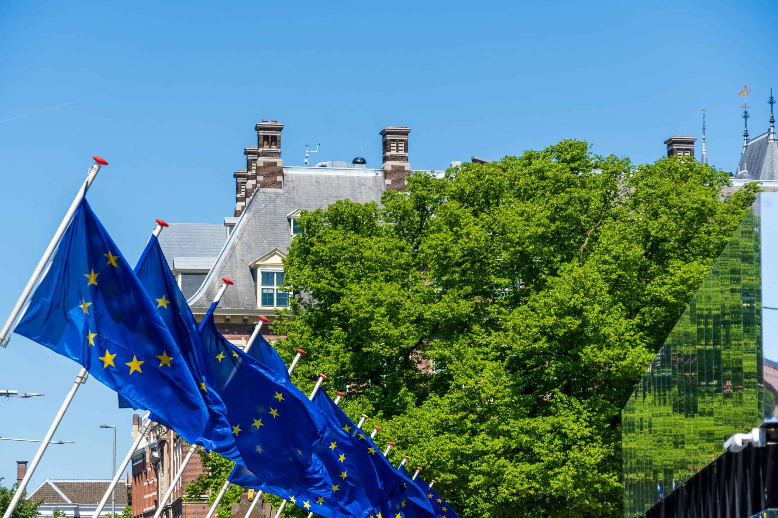 Subvenciones para cambiar ventanas en viviendas antiguas 2026-2027: guía Fondos Europeos